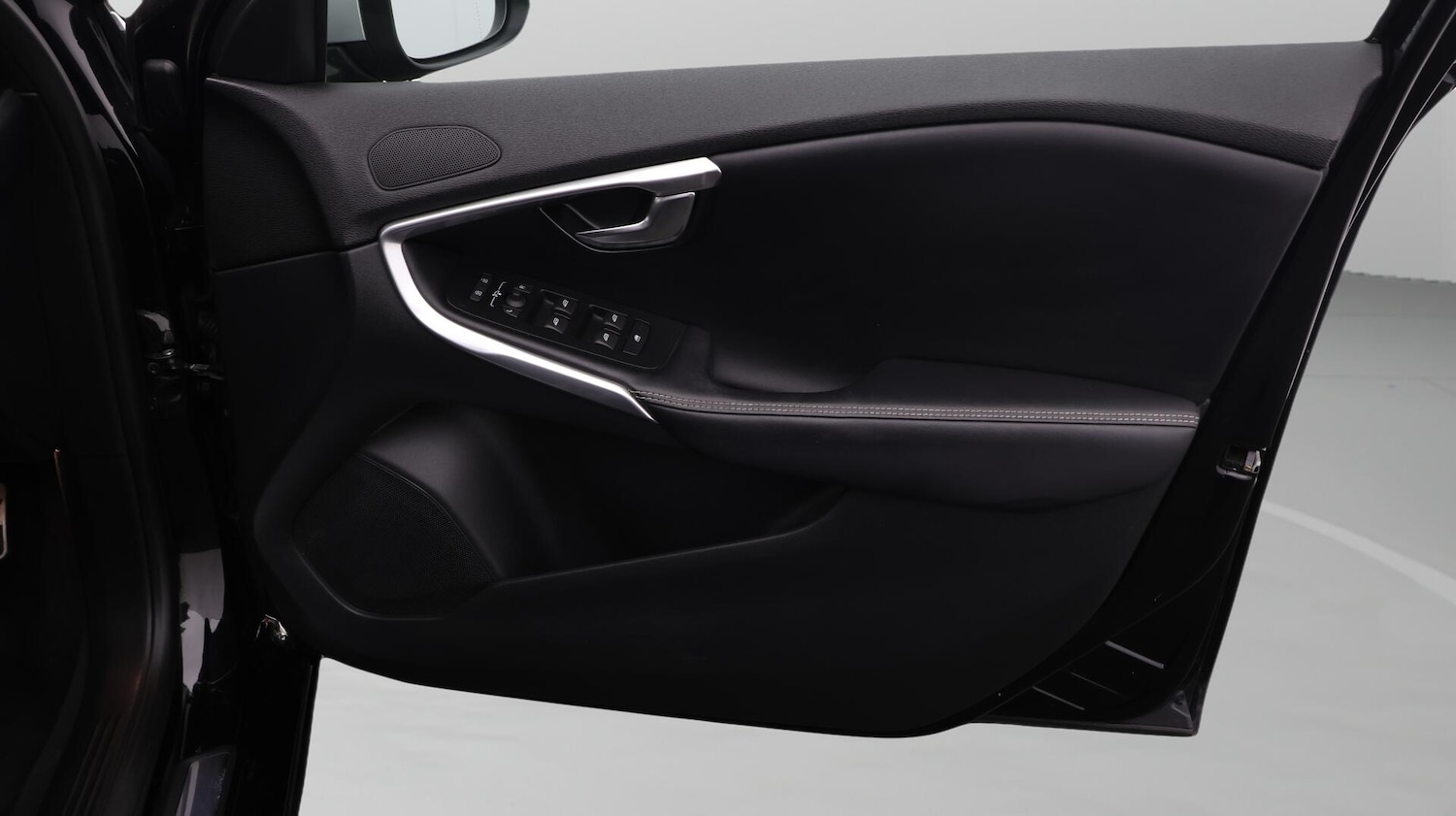 Used Volvo V40 2019 for sale - 76381356: Photo 15
