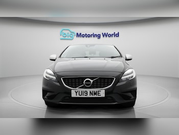 Used Volvo V40 2019 for sale - 76381356: Photo
