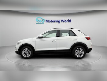 Used Volkswagen T-Roc 2023 for sale - 77782216: Photo