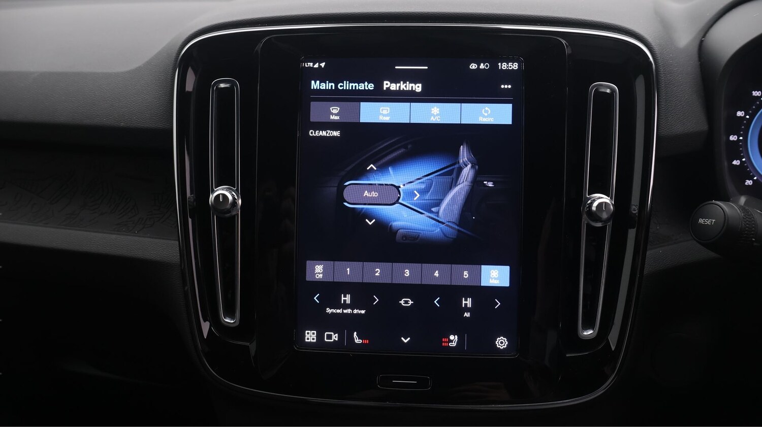 Used Volvo XC40 2022 for sale - 77367528: Photo 12