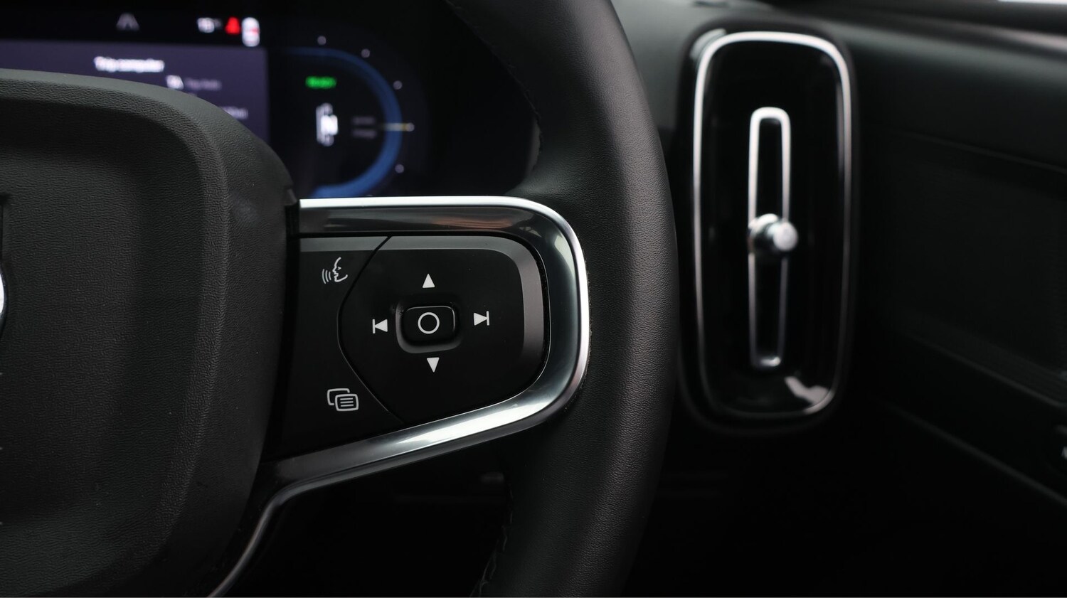 Used Volvo XC40 2022 for sale - 77367528: Photo 25