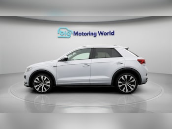 Used Volkswagen T-Roc 2021 for sale - 77463321: Photo