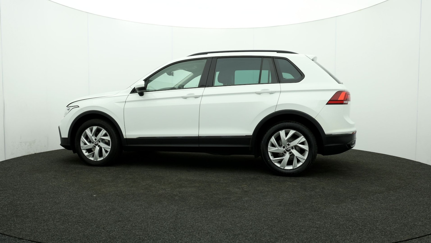 Used Volkswagen Tiguan for sale - 76809544: Photo 64