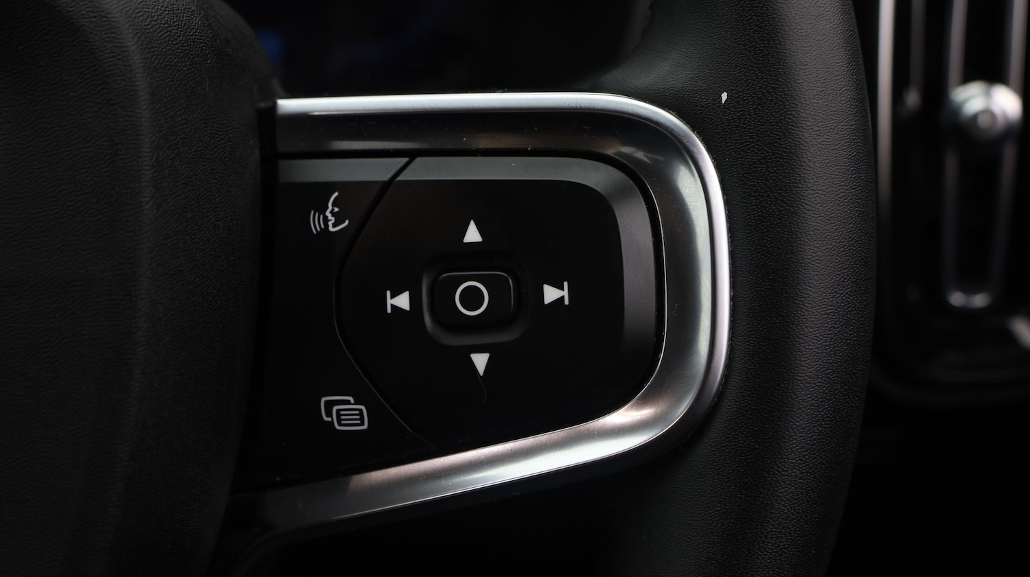 Used Volvo XC40 2022 for sale - 77204860: Photo 21