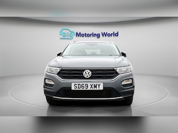 Used Volkswagen T-Roc 2019 for sale - 77137158: Photo