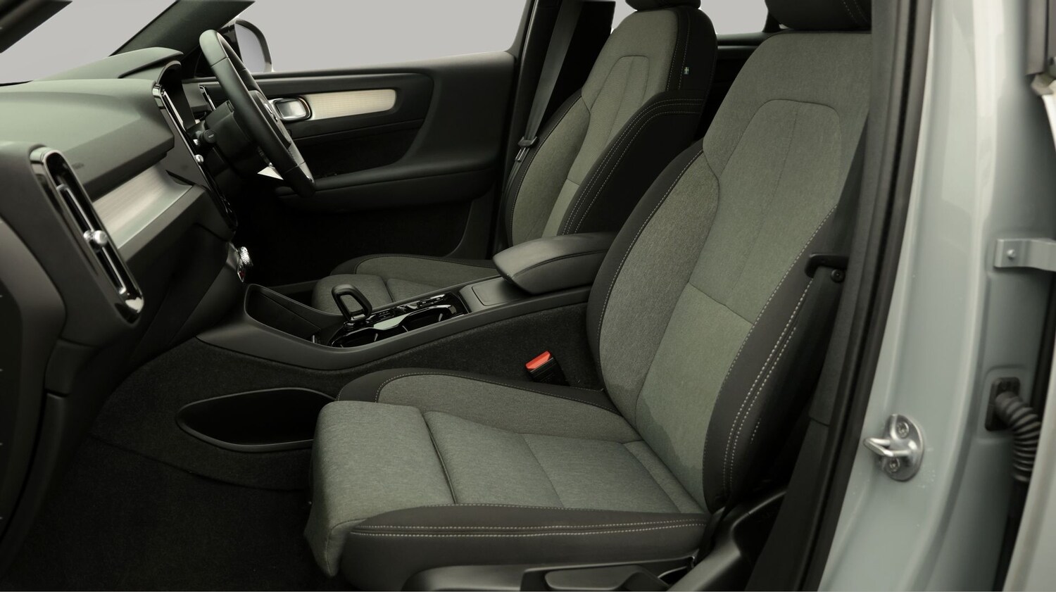 Used Volvo XC40 2024 for sale - 77715993: Photo 14