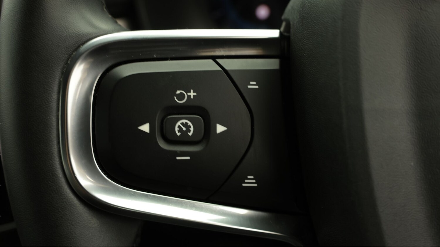 Used Volvo XC40 2024 for sale - 77715993: Photo 22