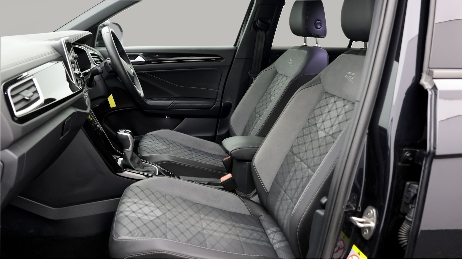 Used Volkswagen T-Roc 2024 for sale - 78078244: Photo 14