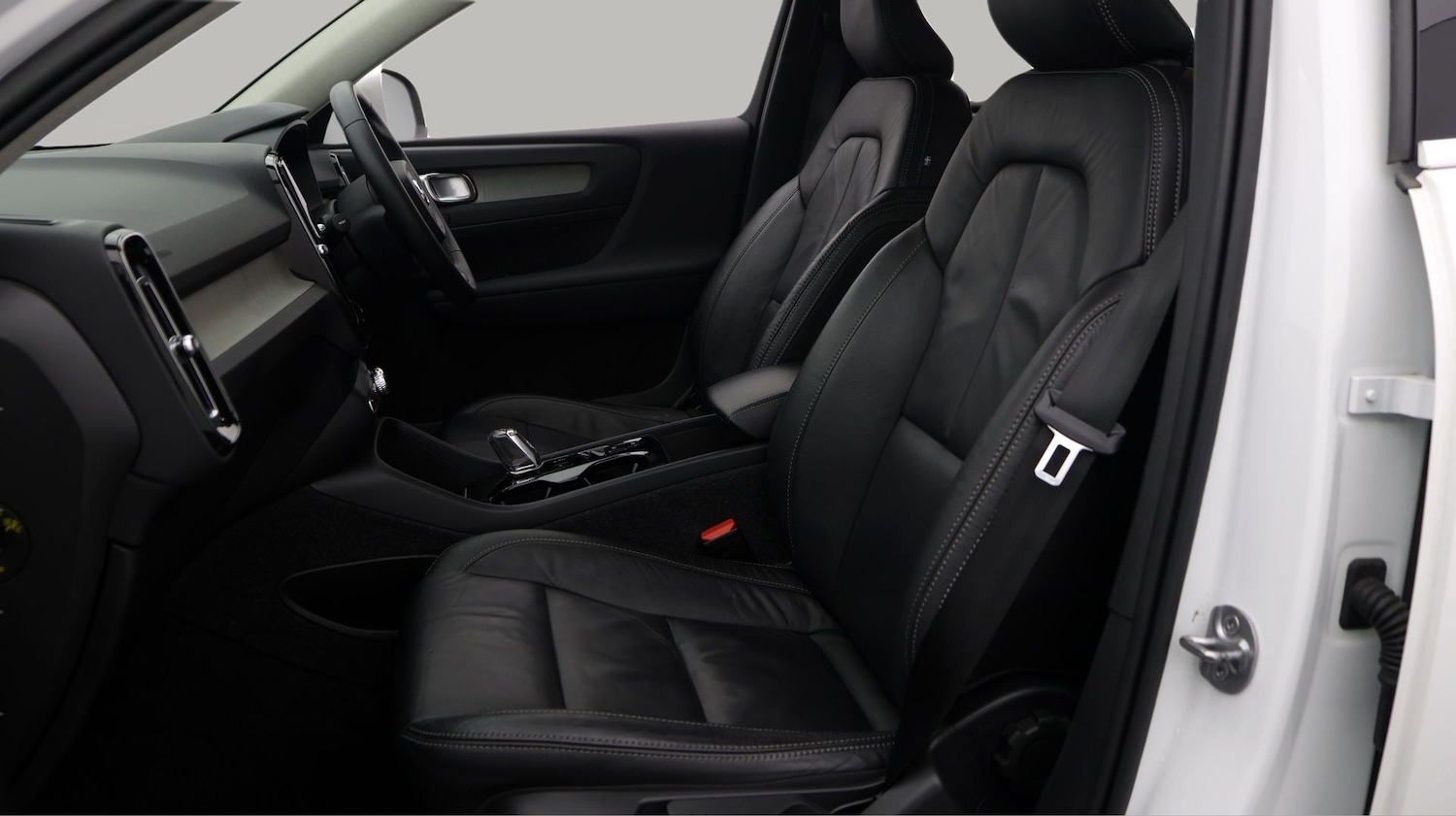 Used Volvo XC40 2022 for sale - 77277502: Photo 14