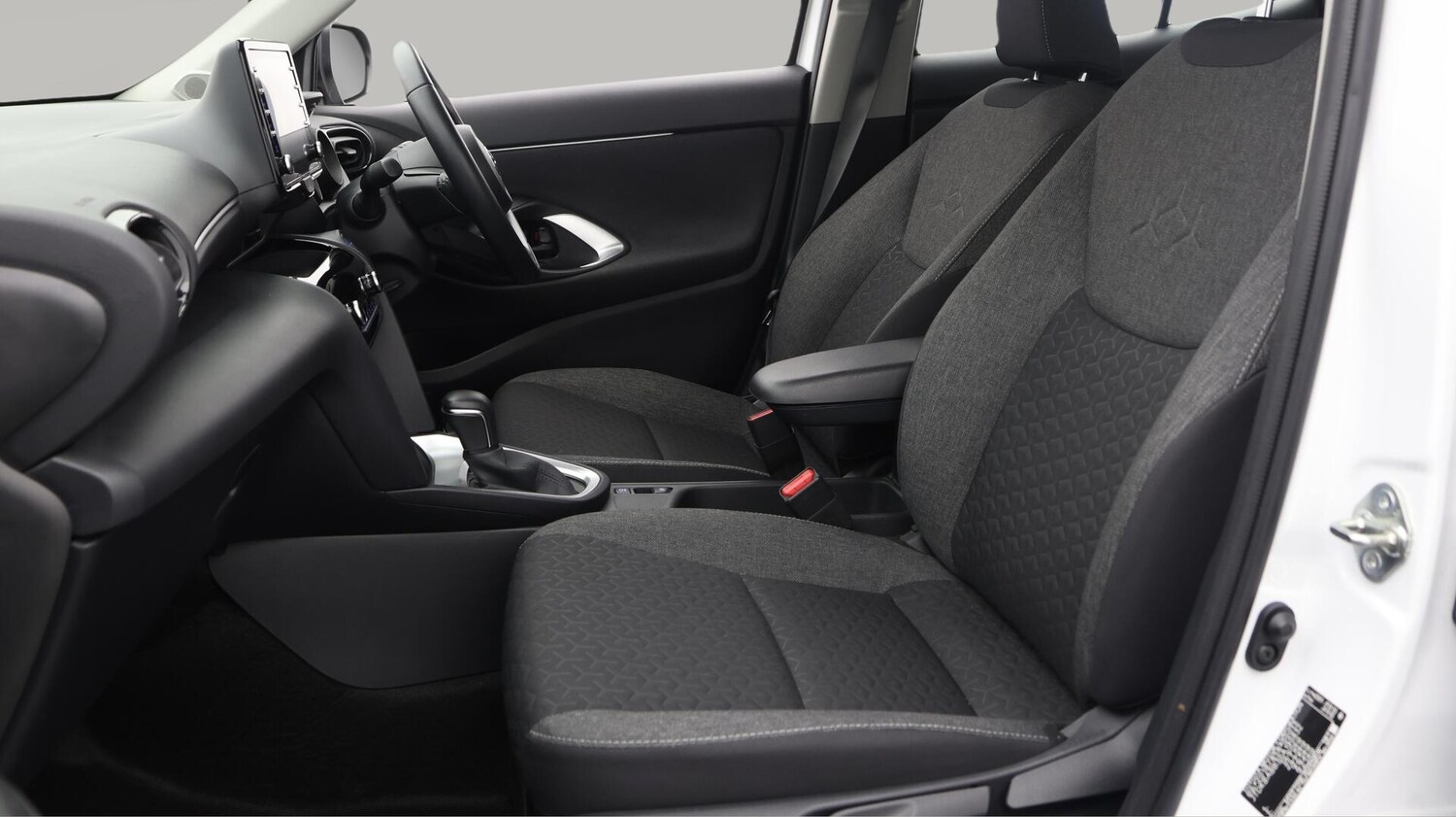 Used Toyota Yaris Cross 2023 for sale - 76189796: Photo 15