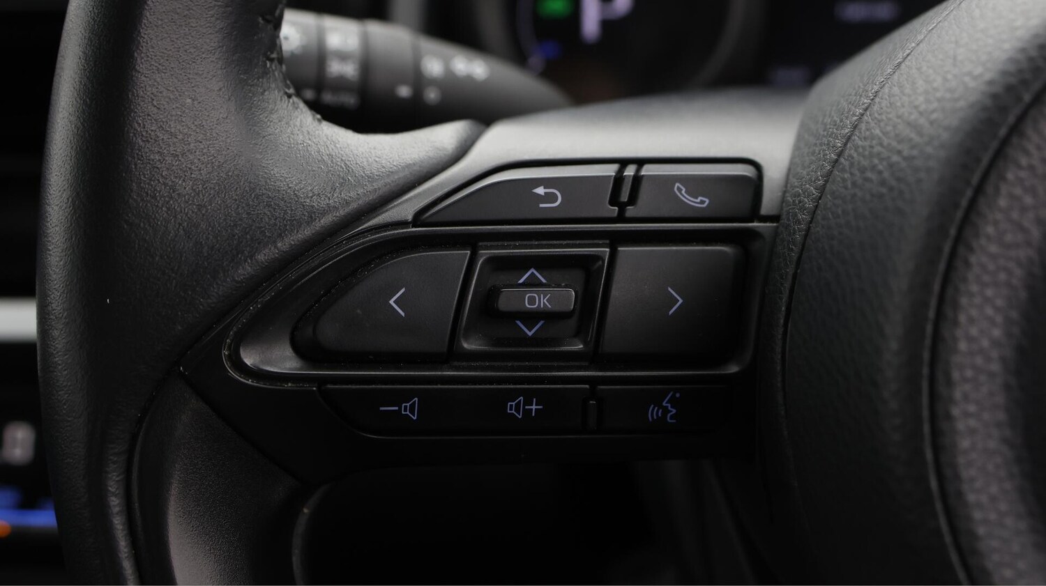 Used Toyota Yaris Cross 2023 for sale - 76189796: Photo 24