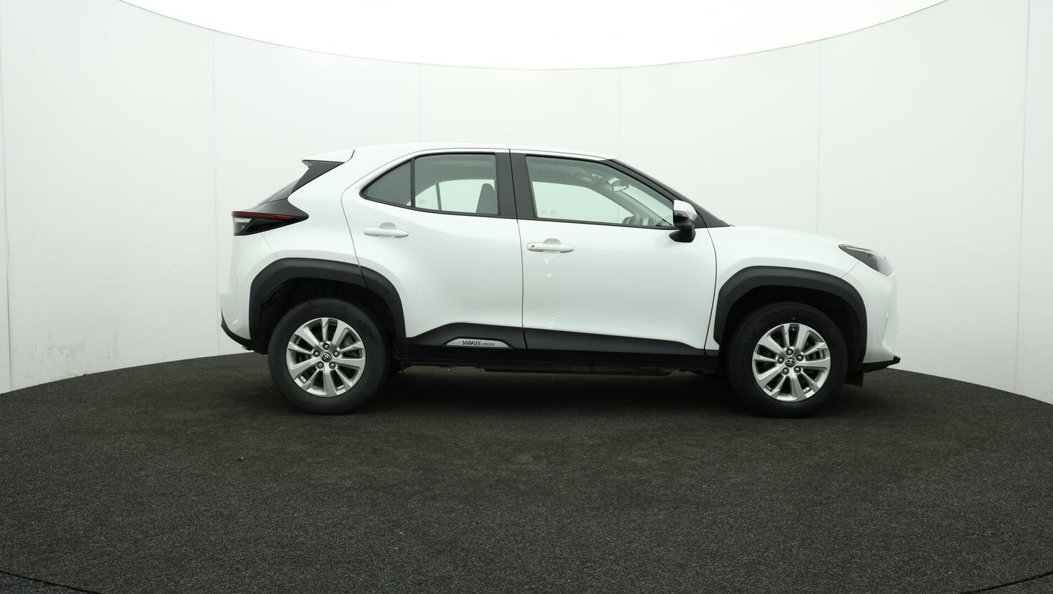 Used Toyota Yaris Cross 2023 for sale - 76189796: Photo 44