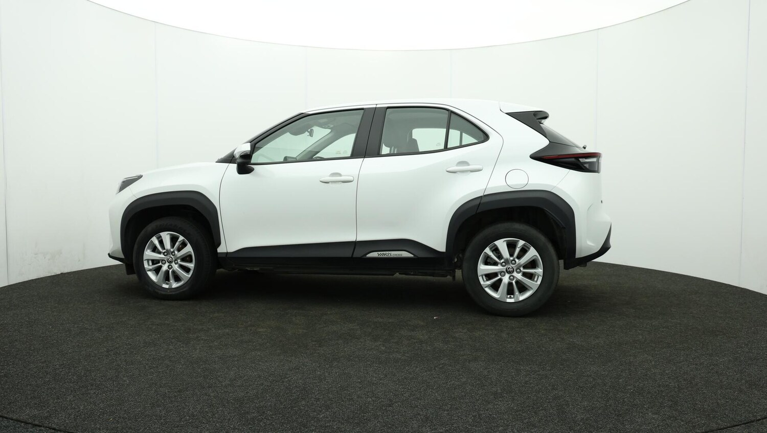 Used Toyota Yaris Cross 2023 for sale - 76189796: Photo 75