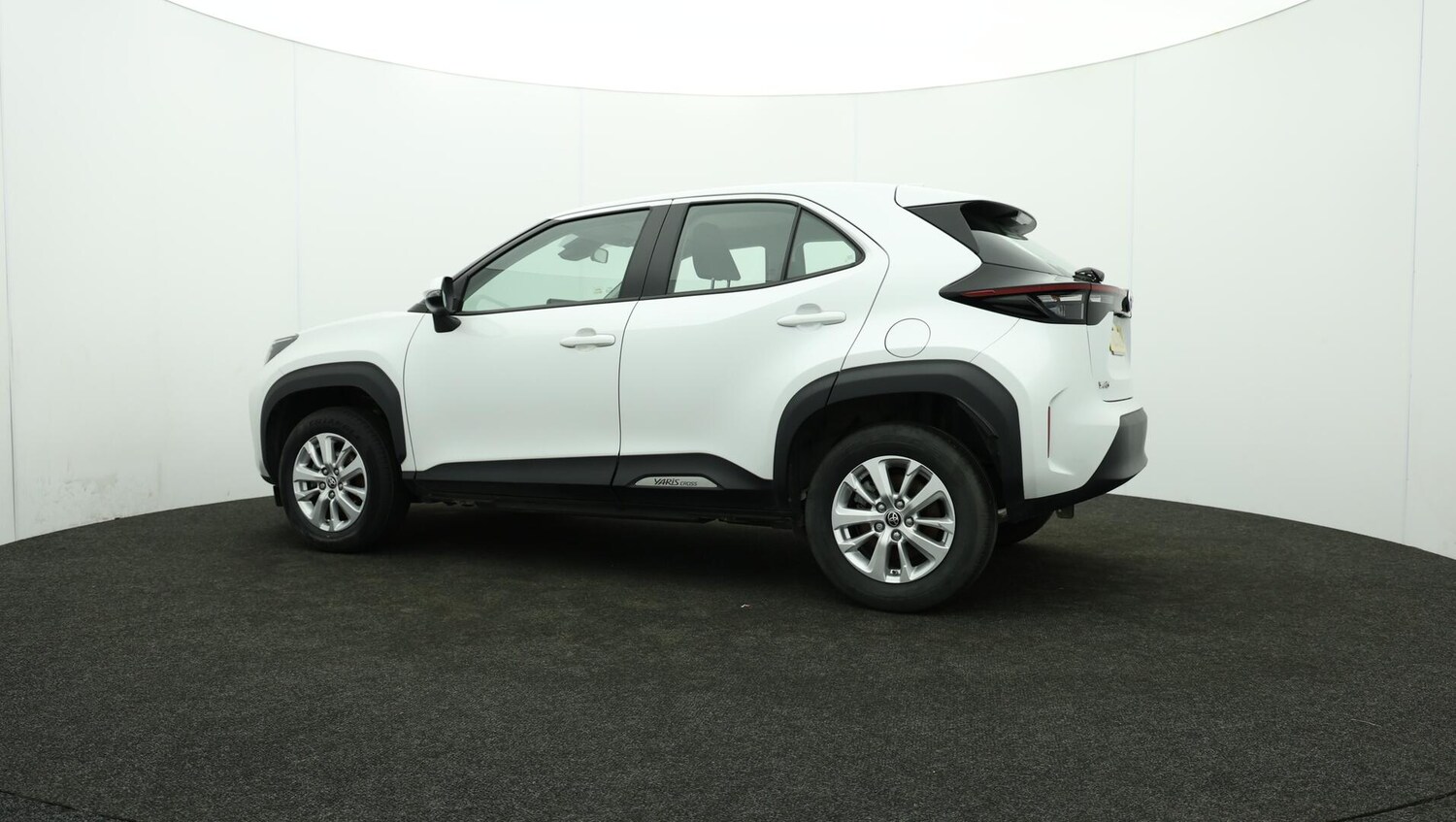 Used Toyota Yaris Cross 2023 for sale - 76189796: Photo 77
