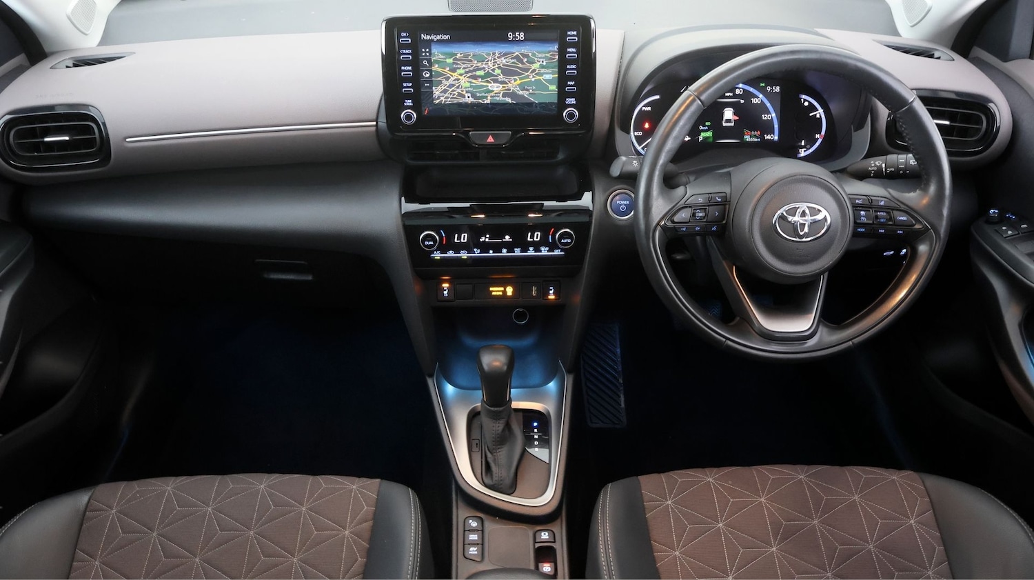 Used Toyota Yaris Cross 2023 for sale - 77848542: Photo 13