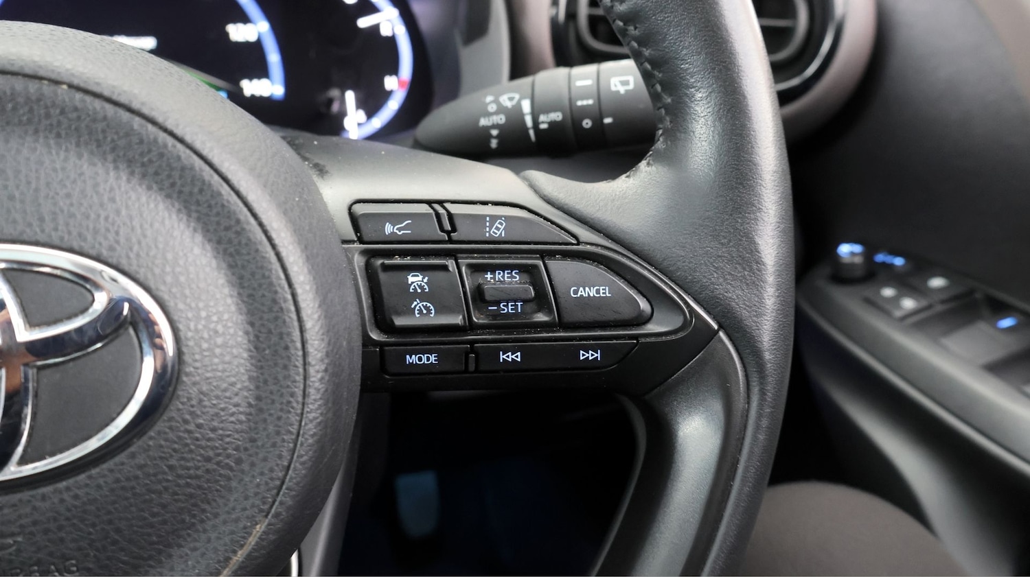 Used Toyota Yaris Cross 2023 for sale - 77848542: Photo 23