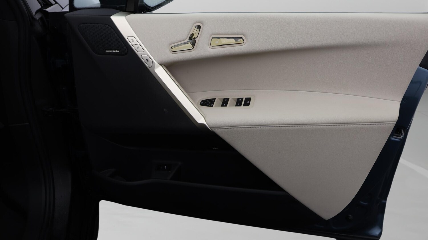 Used BMW iX 2022 for sale - 76701224: Photo 16