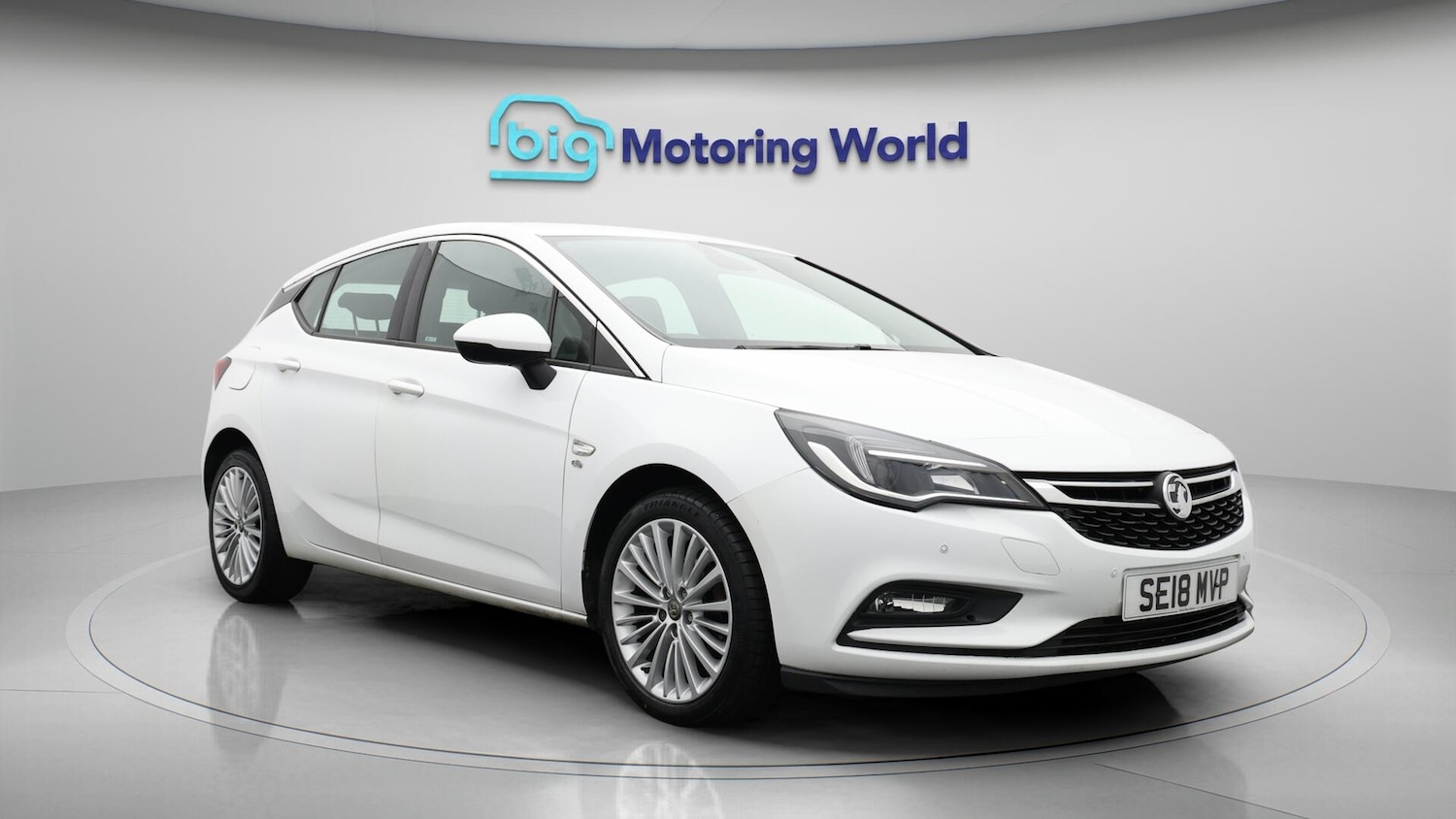 Used Vauxhall Astra 2018 for sale - 76424451: Photo 2