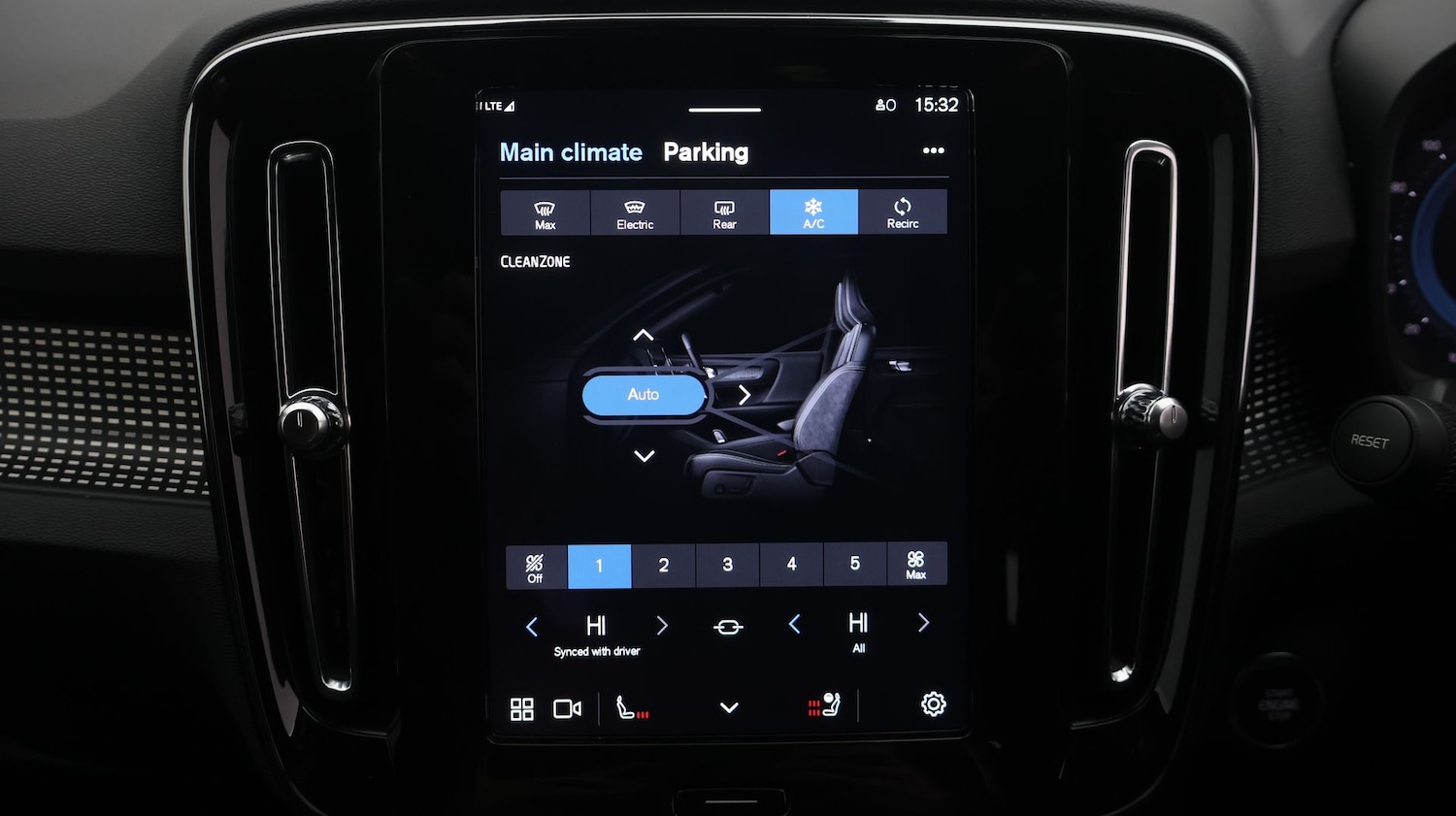 Used Volvo XC40 2023 for sale - 77245395: Photo 12