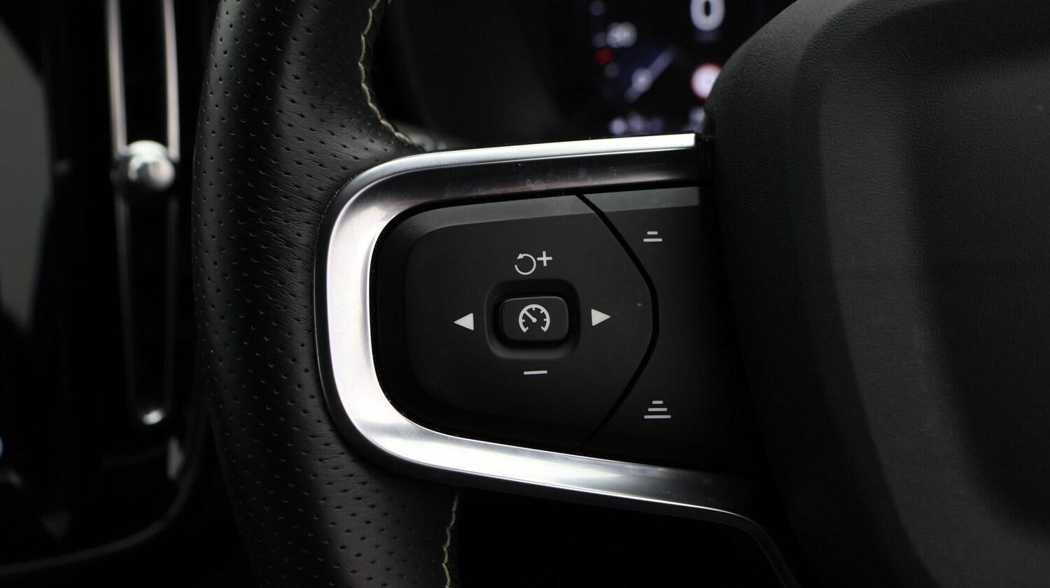 Used Volvo XC40 2021 for sale - 76085332: Photo 23