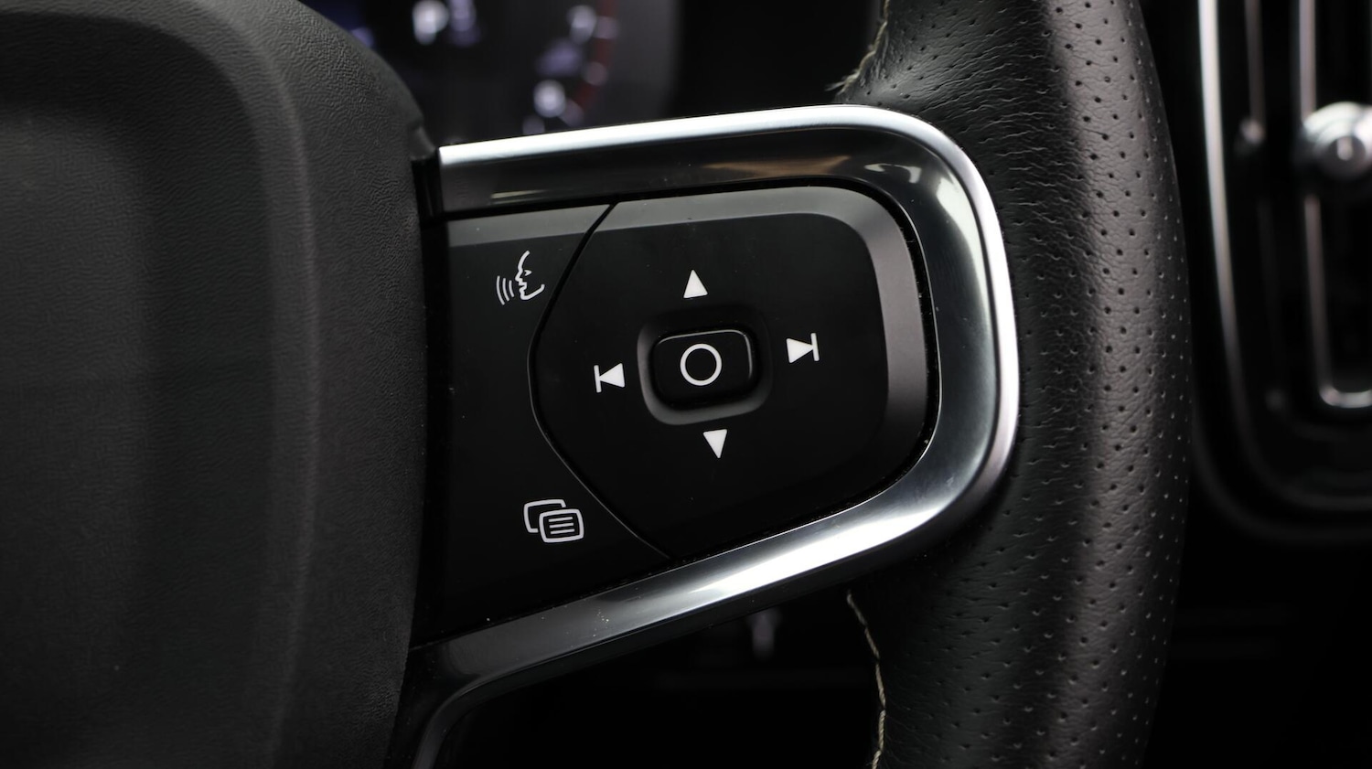 Used Volvo XC40 2021 for sale - 76085332: Photo 24