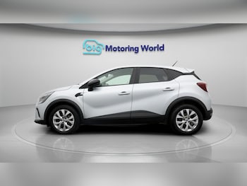 Used Renault Captur 2021 for sale - 77662399: Photo