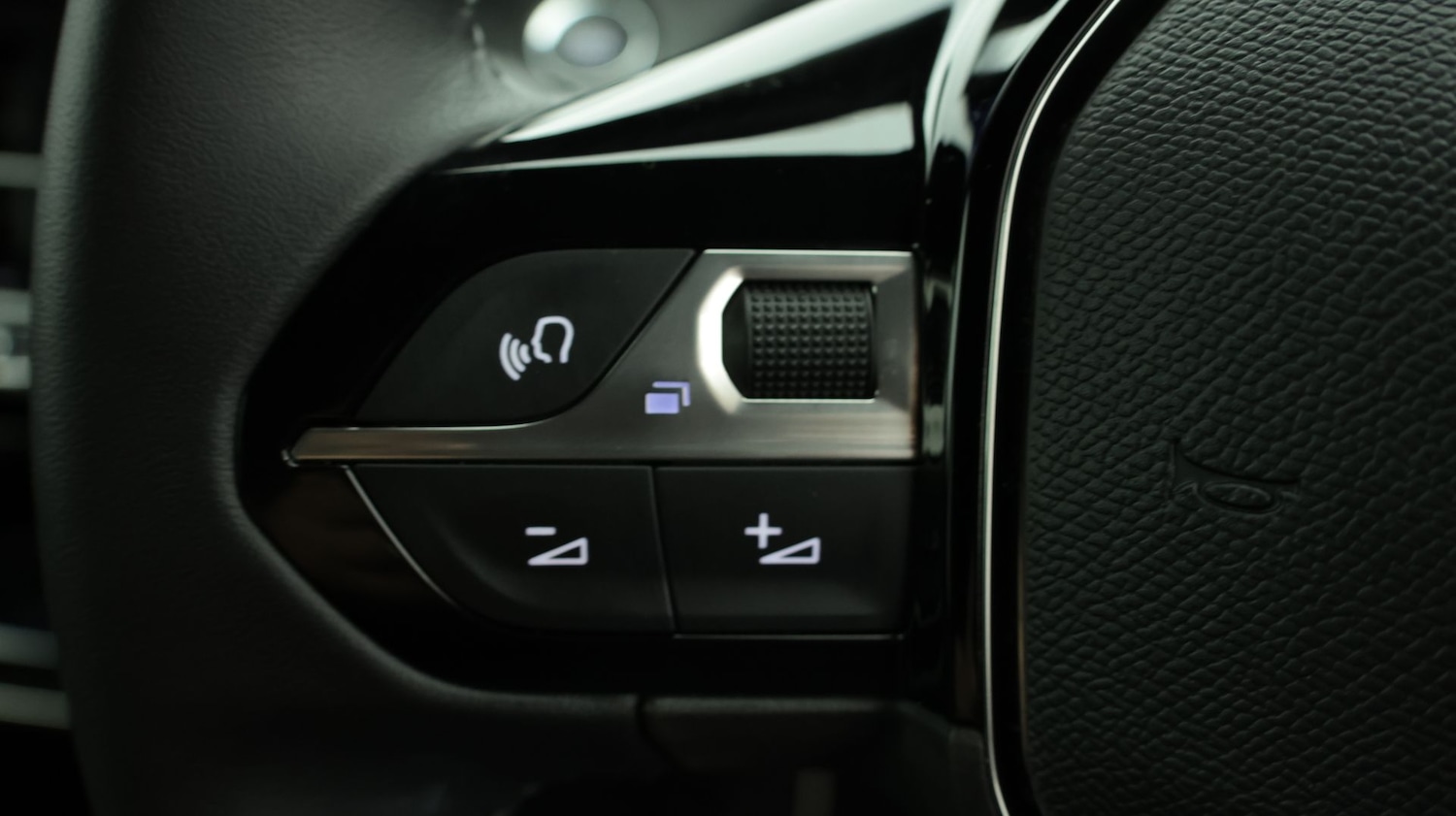 Used Peugeot E-2008 2024 for sale - 78071059: Photo 23