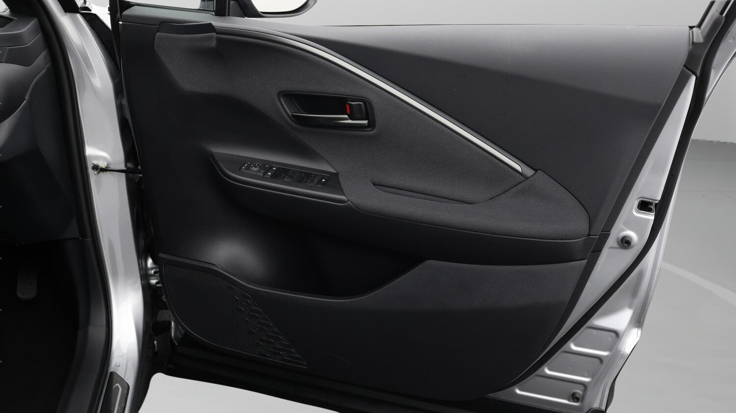 Used Toyota C-HR 2024 for sale - 76658349: Photo 16