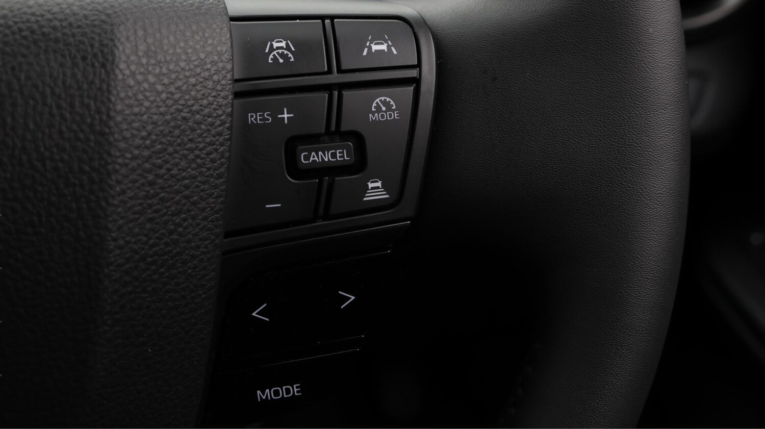 Used Toyota C-HR 2024 for sale - 76658349: Photo 24