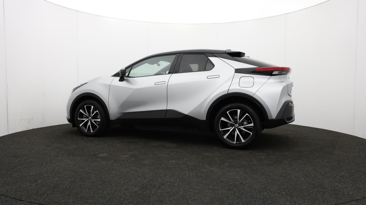Used Toyota C-HR 2024 for sale - 76658349: Photo 75