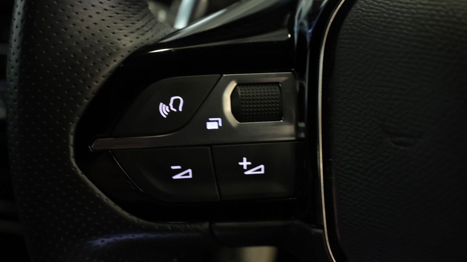 Used Peugeot 2008 2021 for sale - 77971330: Photo 23