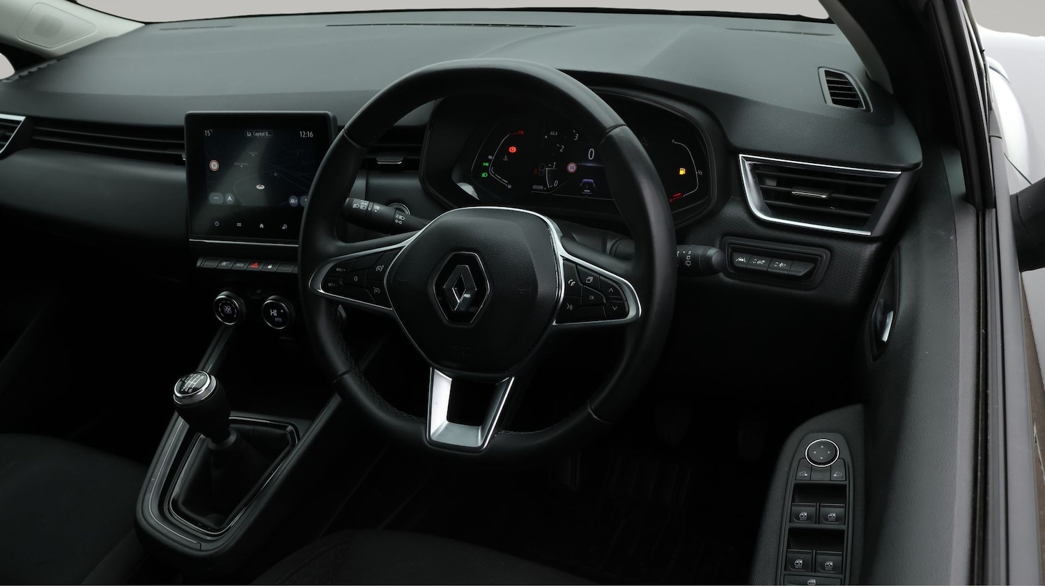 Used Renault Clio 2023 for sale - 77341115: Photo 9