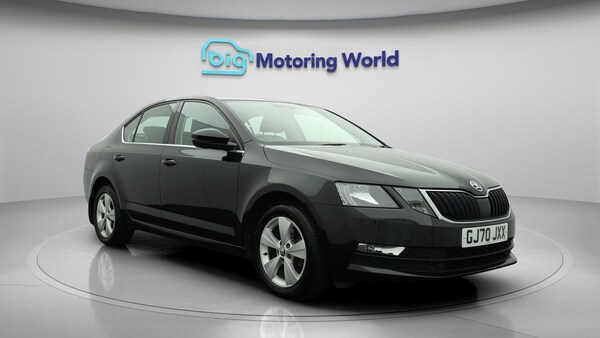 Used Skoda Octavia 2020 for sale - 76270932: Photo 2