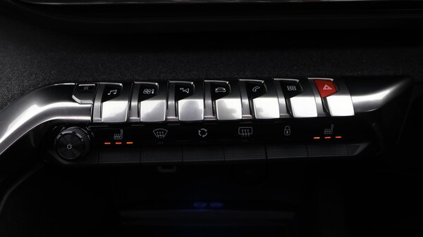 Used Peugeot 3008 2019 for sale - 76282947: Photo 25