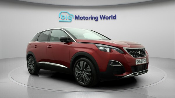 Used Peugeot 3008 2019 for sale - 76282947: Photo 2