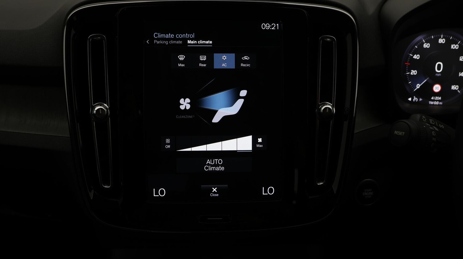 Used Volvo XC40 for sale - 76727431: Photo 13