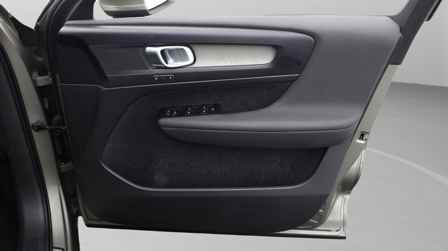 Used Volvo XC40 for sale - 76727431: Photo 16