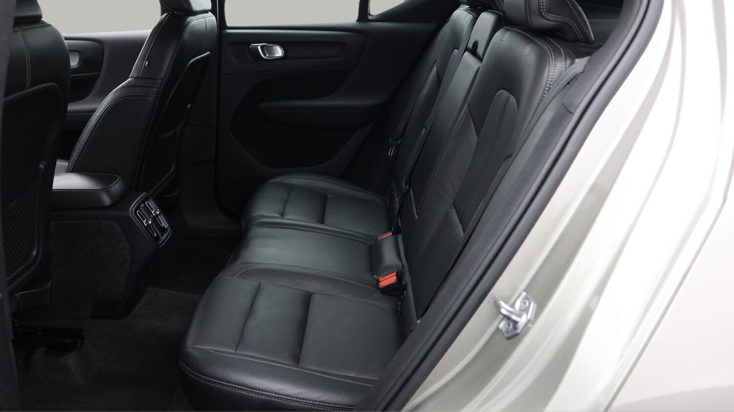 Used Volvo XC40 for sale - 76727431: Photo 17