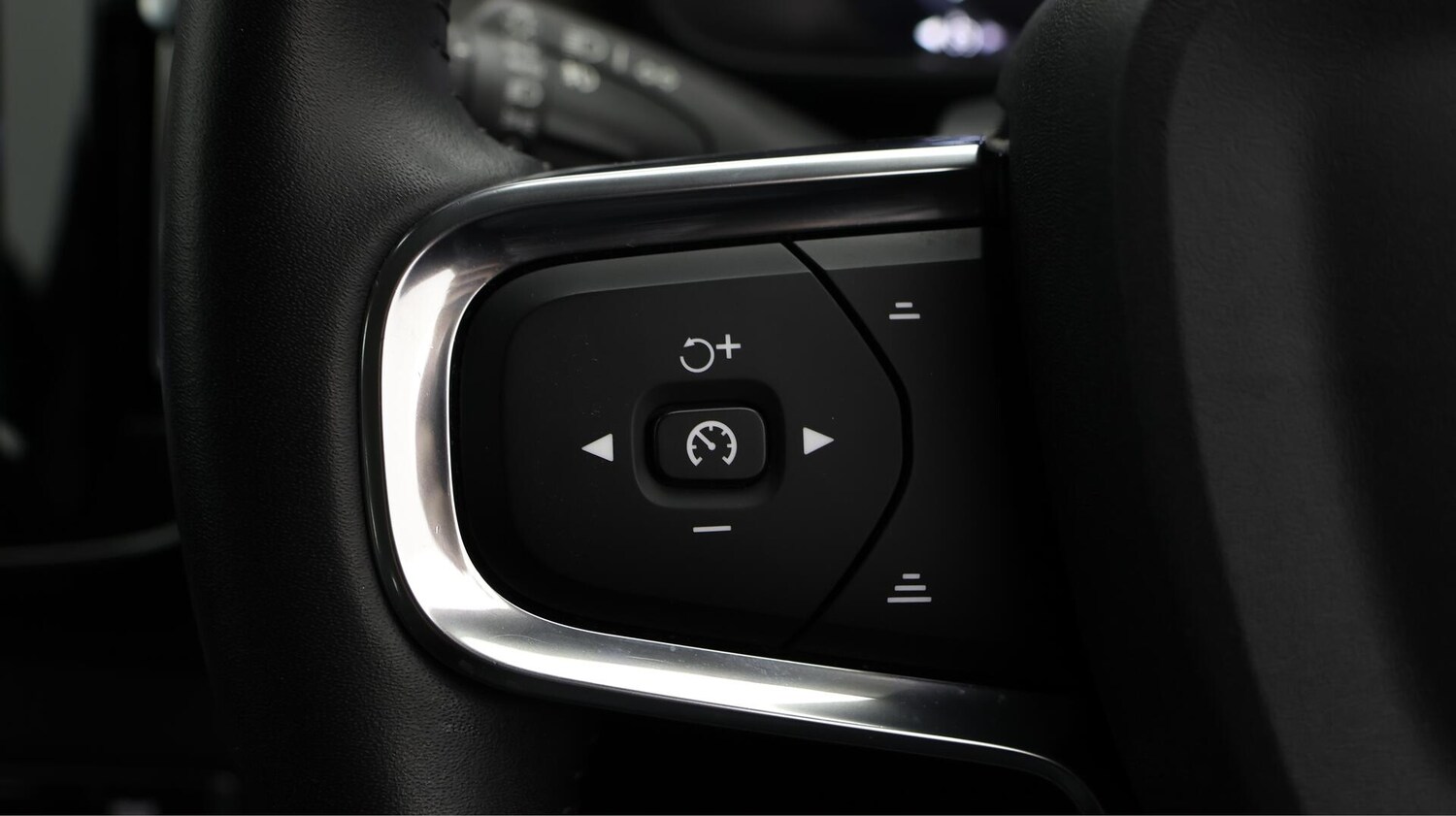 Used Volvo XC40 for sale - 76727431: Photo 23