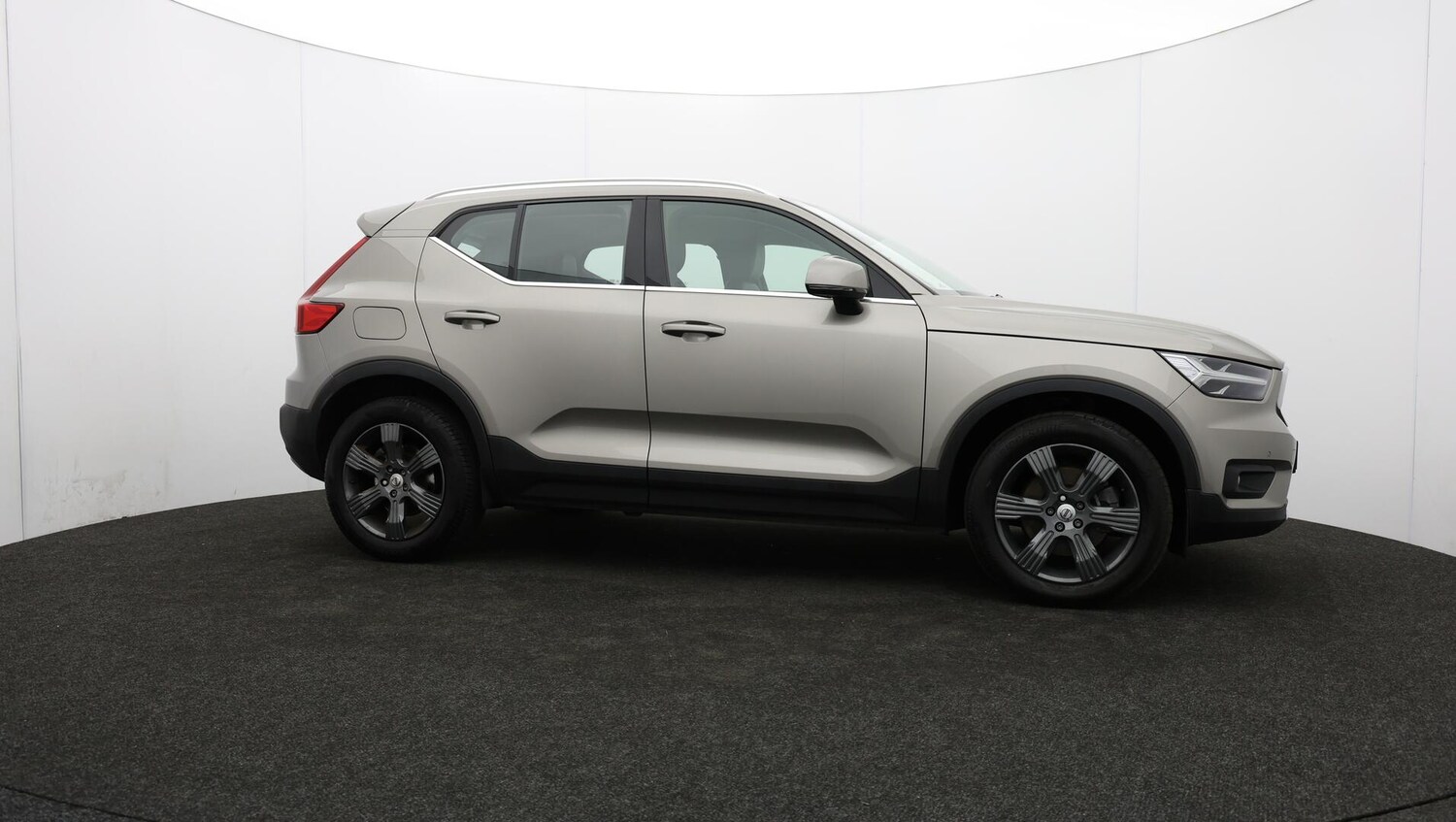 Used Volvo XC40 for sale - 76727431: Photo 44
