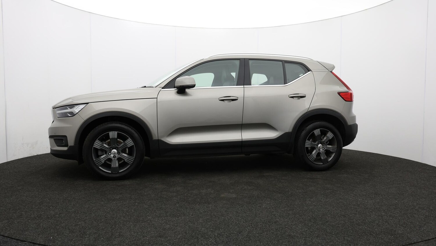Used Volvo XC40 for sale - 76727431: Photo 69
