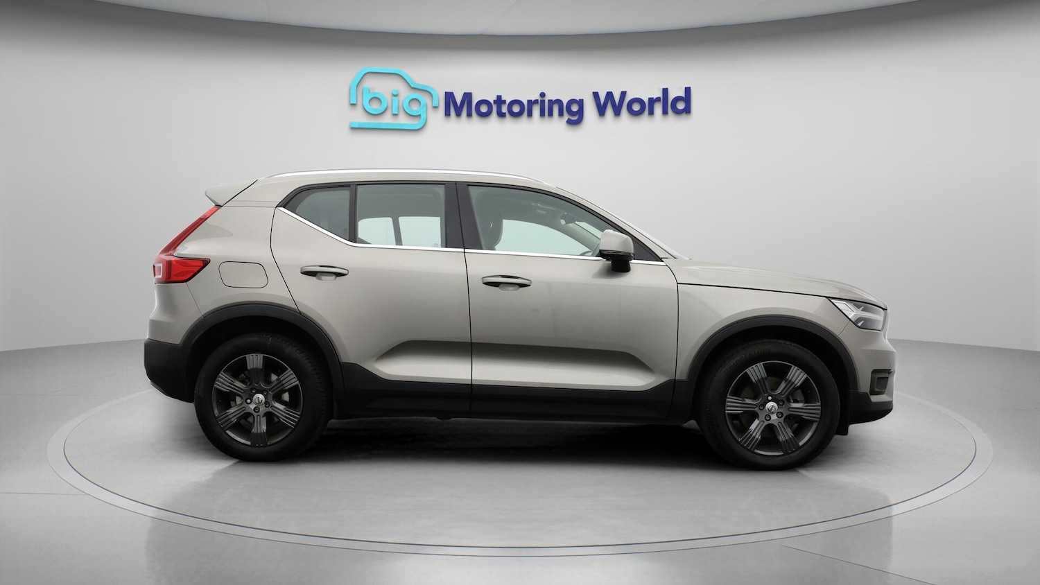 Used Volvo XC40 for sale - 76727431: Photo 9