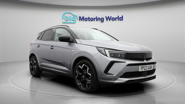 Used Vauxhall Grandland 2023 for sale - 75386998: Photo 2