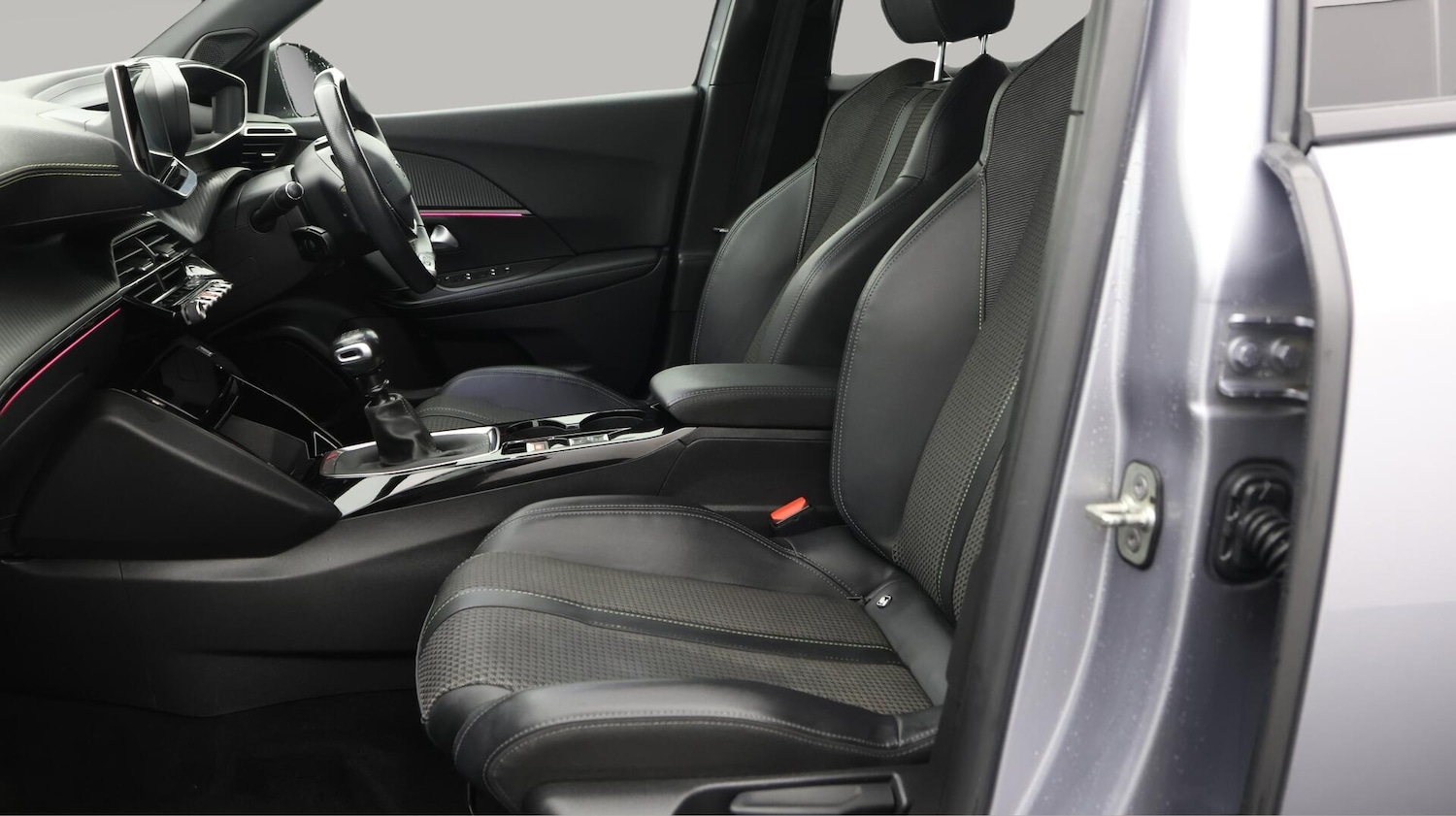 Used Peugeot 2008 2021 for sale - 76513128: Photo 15