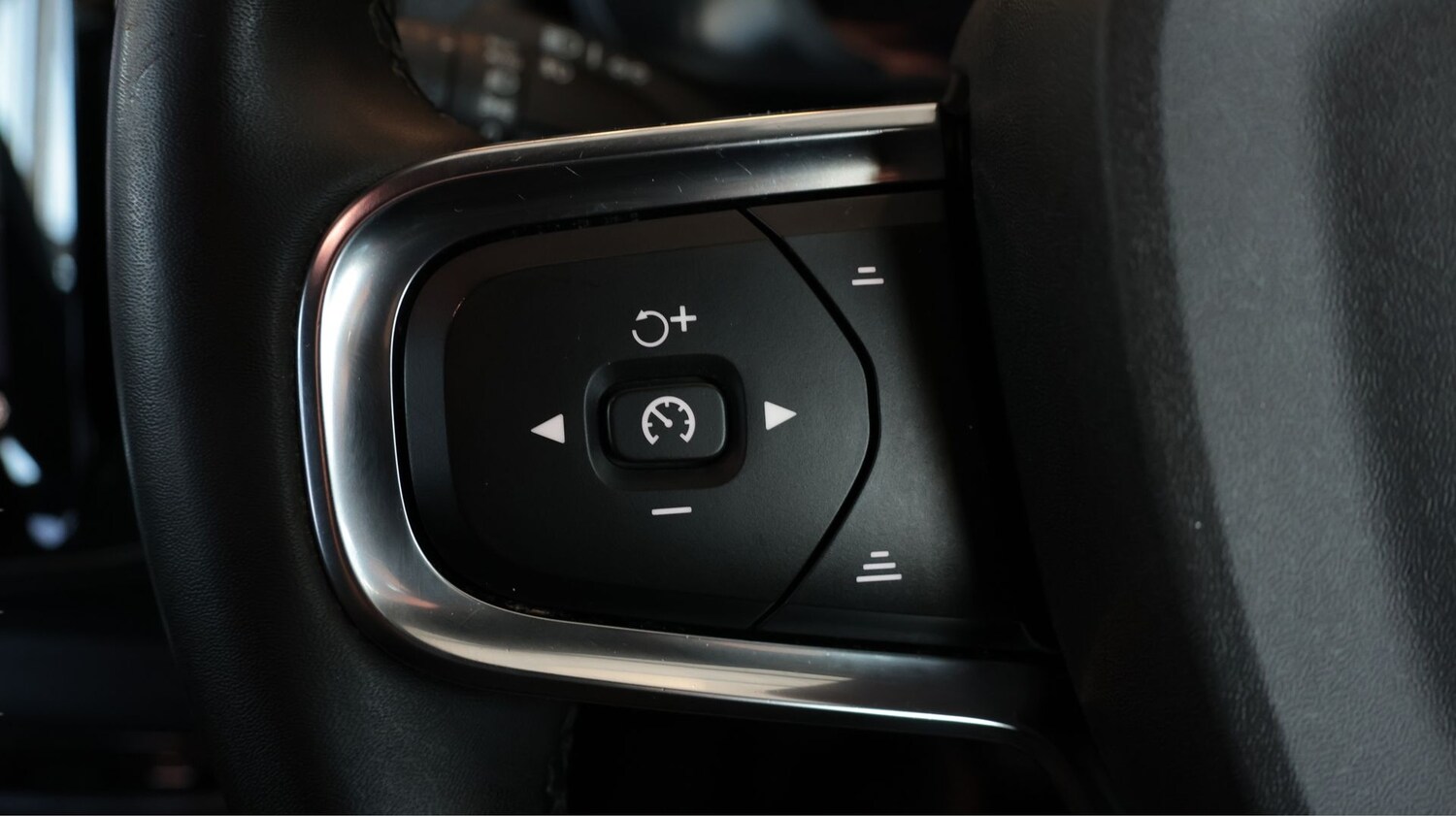 Used Volvo XC40 2022 for sale - 77840988: Photo 21