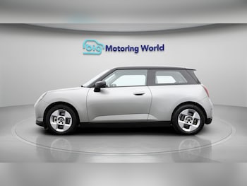 Used MINI Electric Cooper 2024 for sale - 77989442: Photo