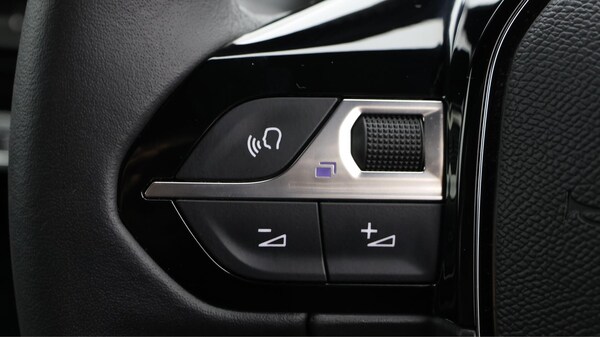 Used Peugeot 2008 2024 for sale - 75657689: Photo 37