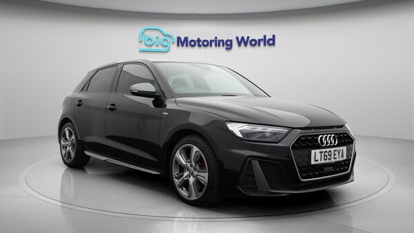 Used Audi A1 2019 for sale - 75600552: Photo 2