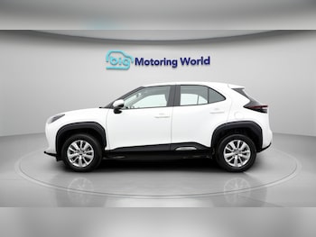 Used Toyota Yaris Cross 2023 for sale - 79554998: Photo