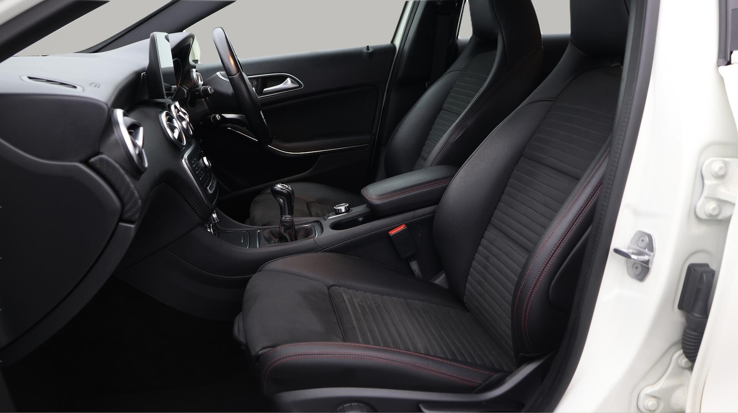 Used Mercedes-Benz A-Class 2018 for sale - 76585324: Photo 15